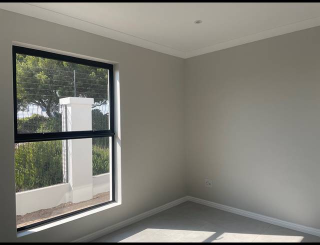 2 BEDROOM HOUSE FOR SALE IN LAGUNA